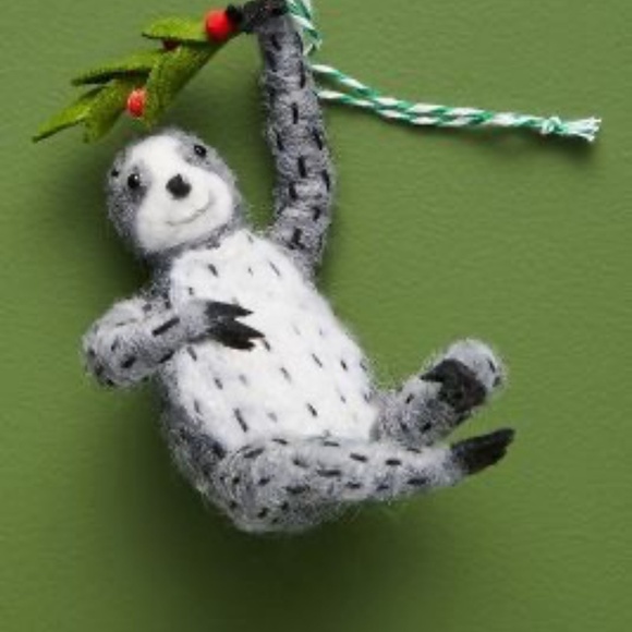 NWT Anthropologie Mistletoe Sloth Ornament Rare Sold Out - Picture 6 of 7